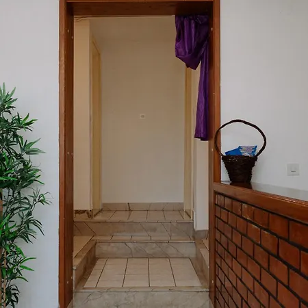 Large And Charming Near With Big & Sunny Terrace Lejlighed *