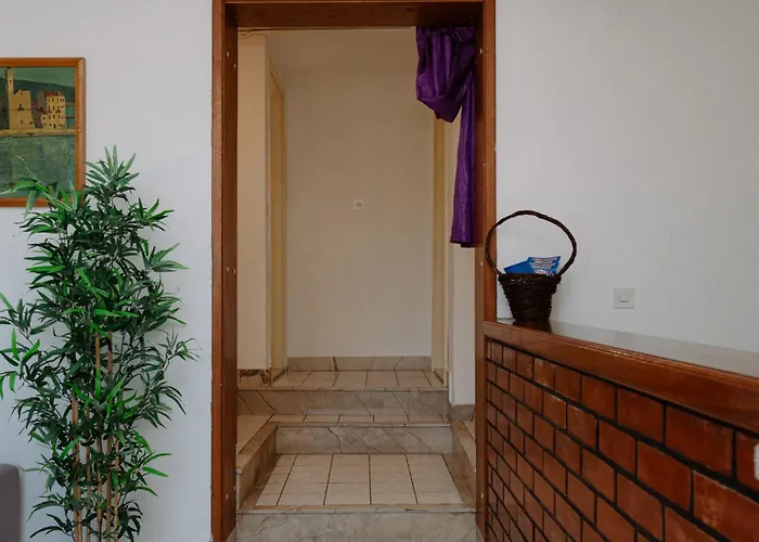 Large And Charming Near With Big & Sunny Terrace Lejlighed *