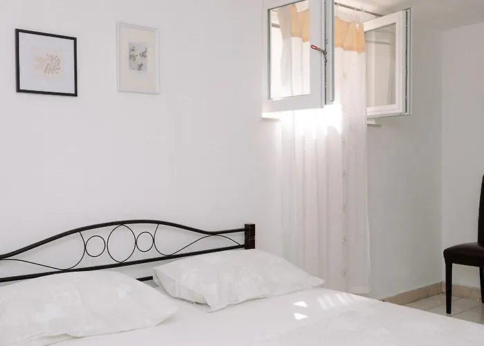 Large And Charming Near With Big & Sunny Terrace * Sumartin