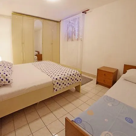 Large And Charming Near With Big & Sunny Terrace